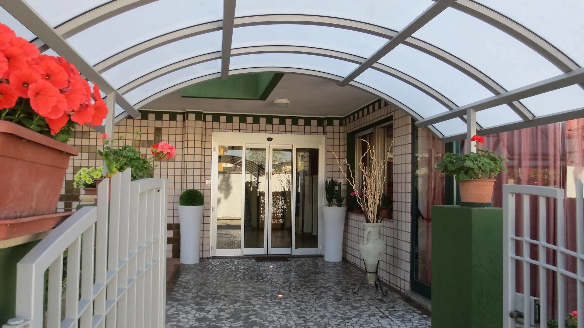 Hotel Etna - Nuova Gestione Romagnola All-Inclusive Spiaggia Parcheggio Riccione
