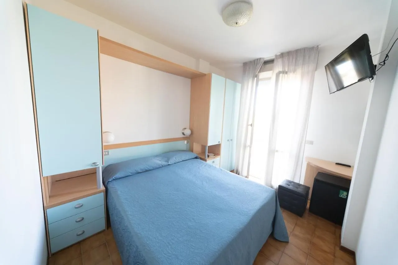 Hotel Etna - Nuova Gestione Romagnola All-Inclusive Spiaggia Parcheggio Riccione 3*,